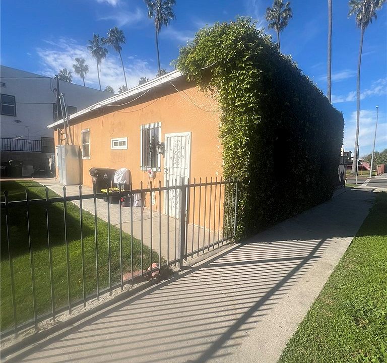 1st image of 2000 W 54th St