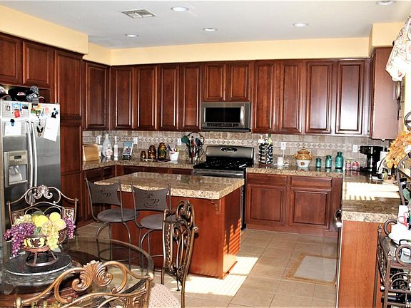 4th image of 2650 Meadowlark Cir