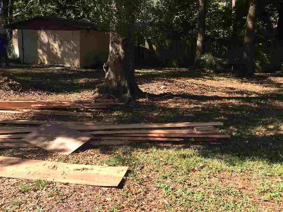 2nd image of 2943 Longwood Dr