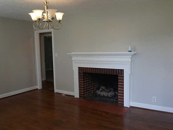 5th image of 3013 Sanders Dr