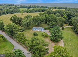 35 Sleepyview Ln, Berkeley Springs, WV 25411