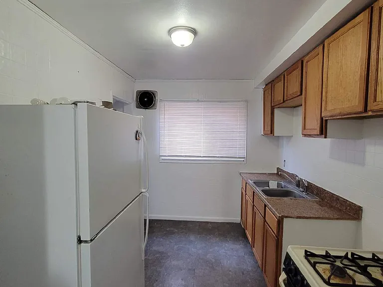 16571 Lauder St — Photo 3