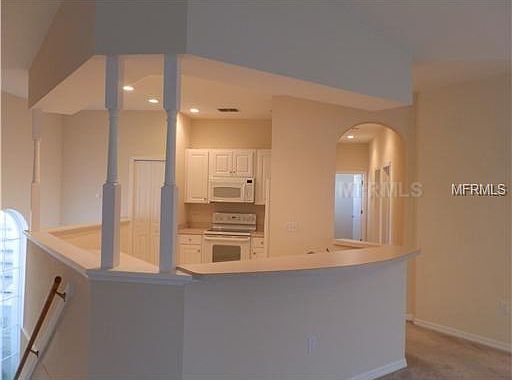 3rd image of 609 Grasslands Village Cir