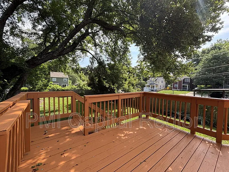 3903 Hampden St — Photo 32