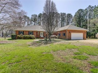 201 Poplar Grove Ln, Port Haywood, VA 23138