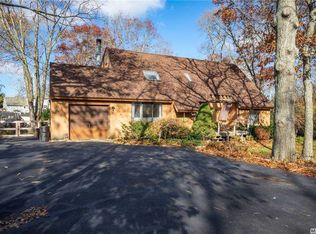 44 Victor St, Riverhead, NY 11901