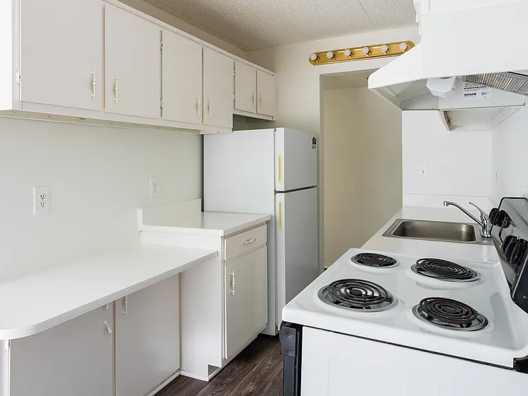 Riverside Village Apartments — Photo 13