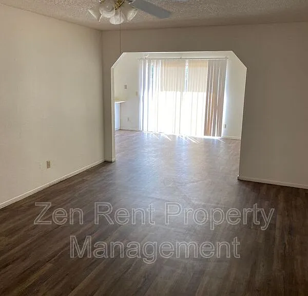 5233 W Altadena Ave — Photo 3