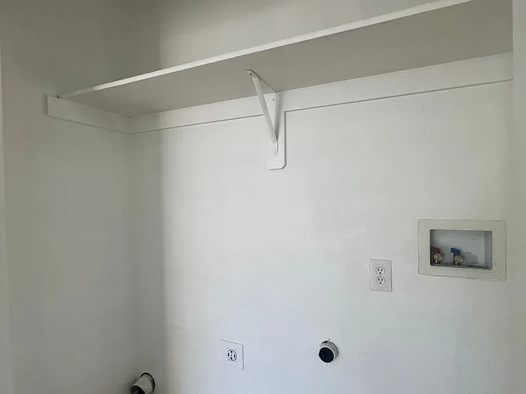 543 Hanover St — Photo 17