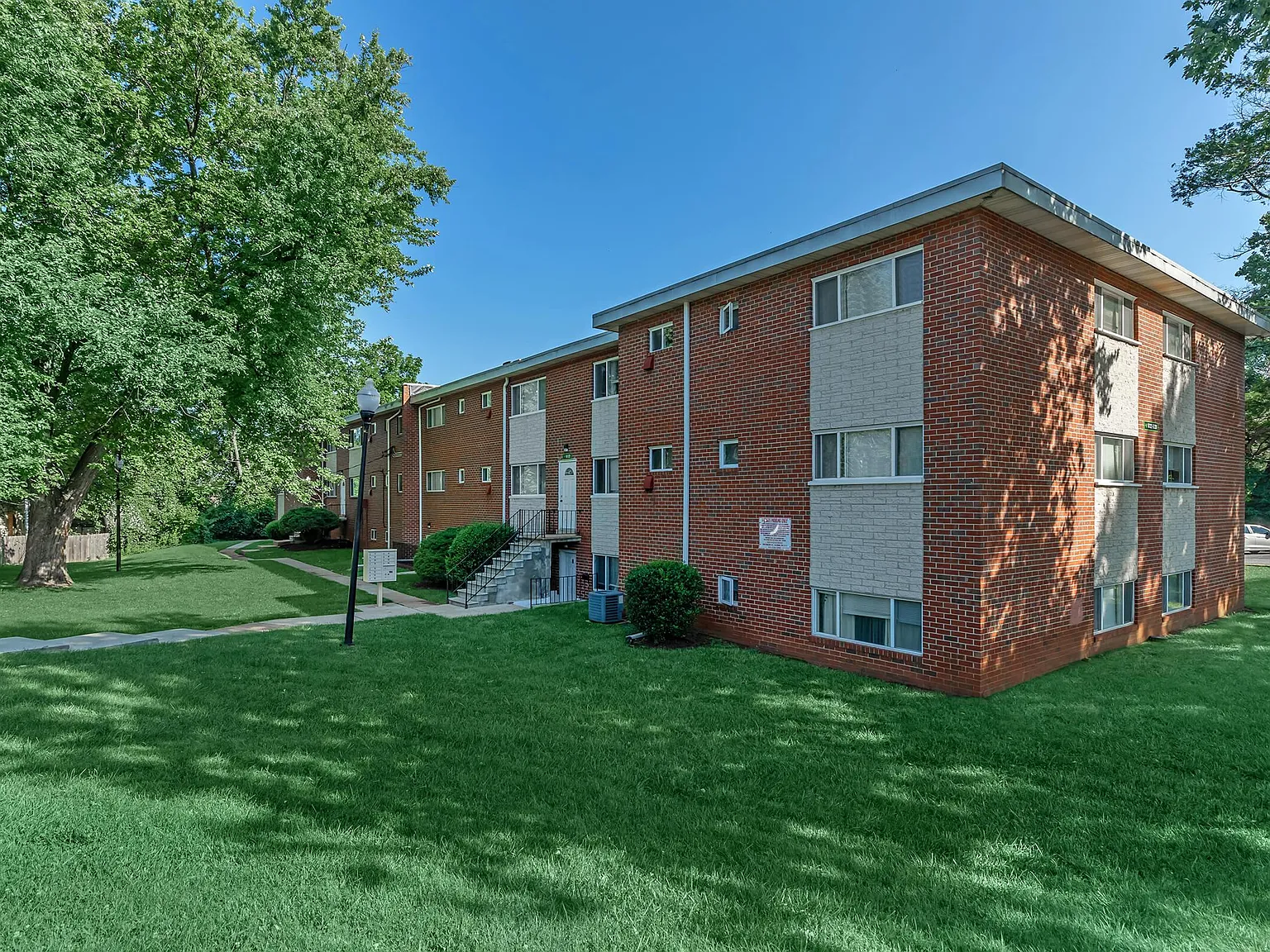 Hamilton Park Apartments — Photo 2