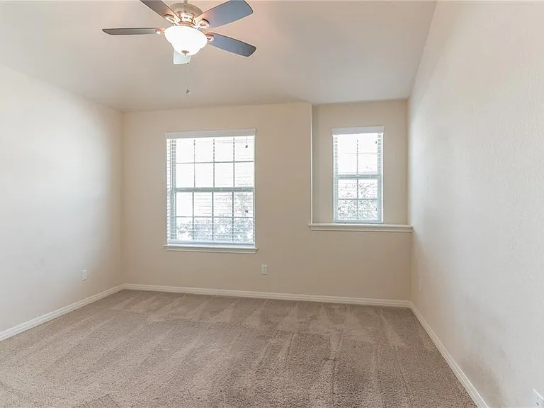 320 Lightcliff St — Photo 17