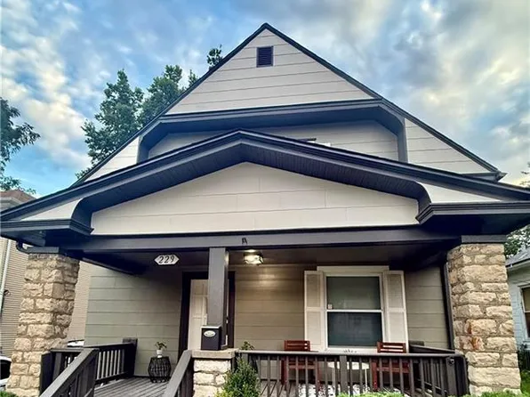 229 E Elm St, Independence, MO 64050