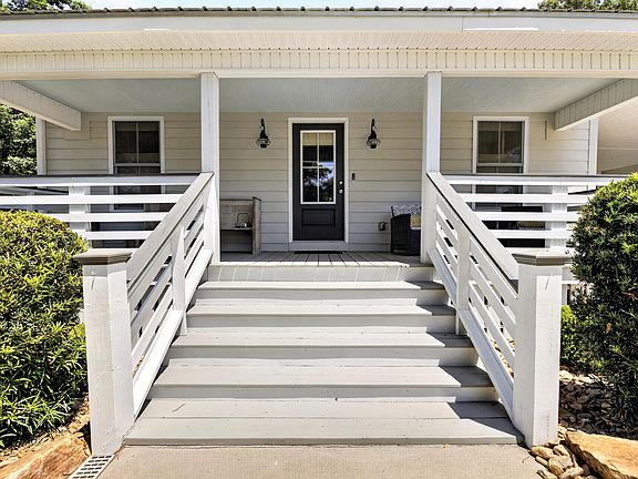 4th image of 287 Santee Dr
