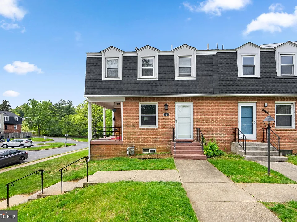 81 Watkins Park Dr