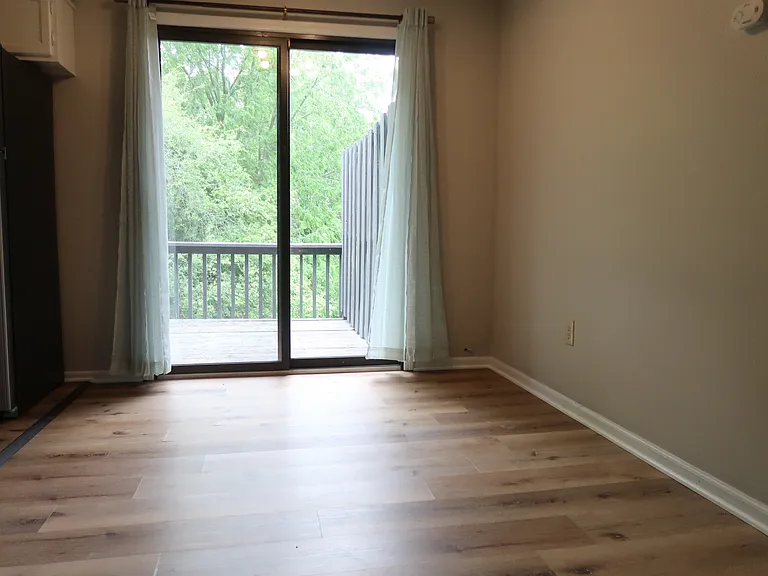 4729-4735 Circle Shore Drive Southeast - 4731 — Photo 3