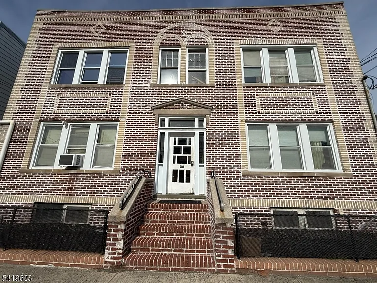 740 N 8th St #3 — Photo 1