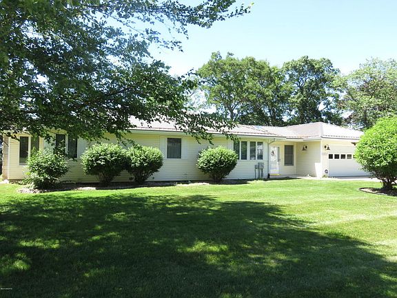 2nd image of 68852 Twilight St
