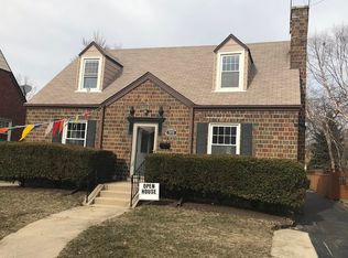 572 Selborne Rd, Riverside, IL 60546