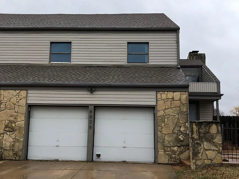 6928 W El Robelai Cir — Photo 1