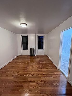 3rd image of 427 Putnam Ave #1