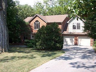 3rd image of 124 Norwood Dr