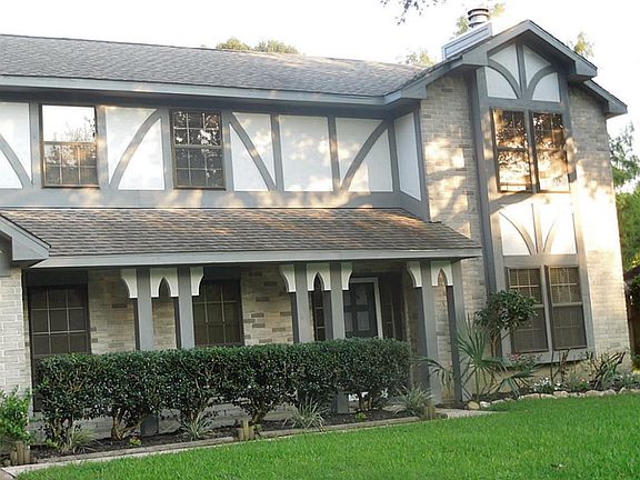 2nd image of 813 Lancaster Dr