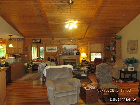 5th image of 725 Faircrest Ln