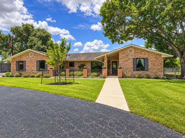 1001 FAWN DR, Schertz, TX 78154