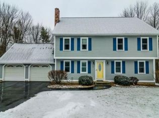 15 Autumn Run, Hooksett, NH 03106