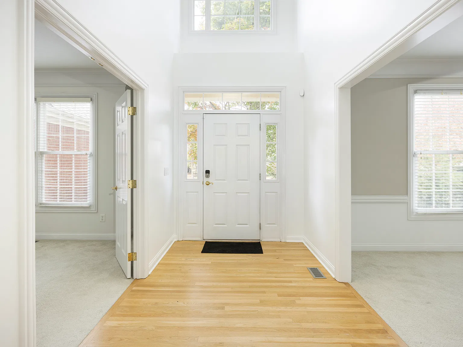 5 bed, 3.5 bath, 3799 sqft, $4,495 — Photo 4