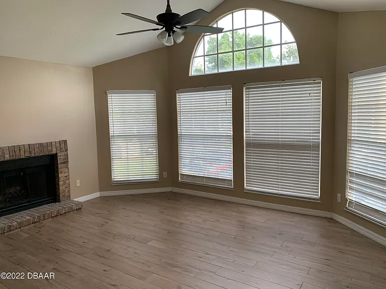 942 Bakewell Ct #202 — Photo 2