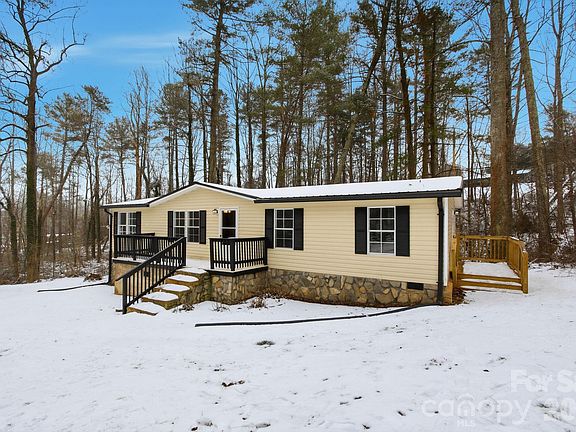 2nd image of 517 Ridgeway Pl SW