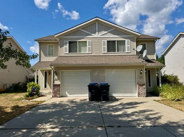 1215 Forsythia Ave