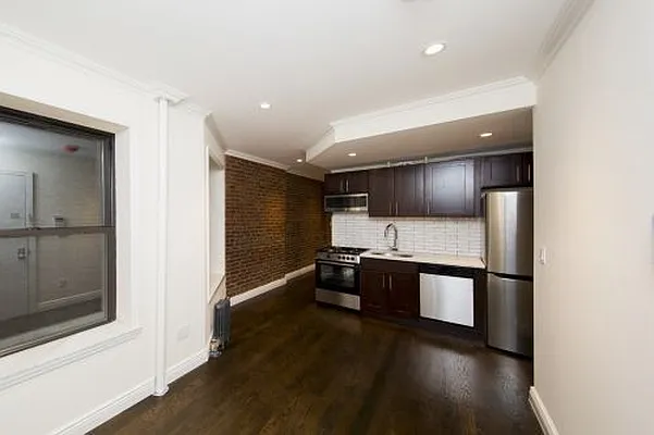 Rented by Icon Realty Management | media 7