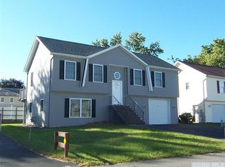 33 Arthur Ave, Hudson, NY 12534