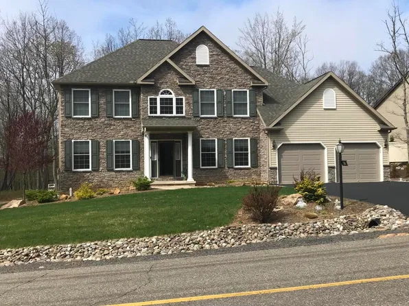 24 E Players Way, Hazleton, PA 18202