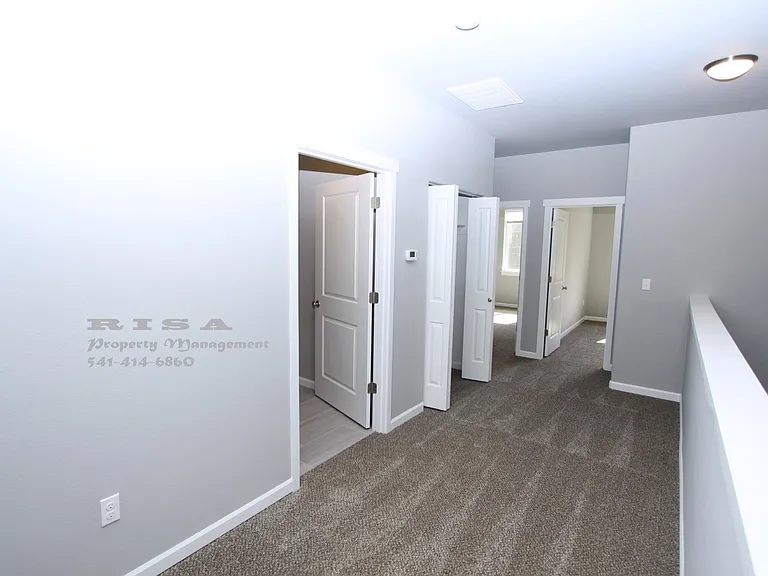 4185 Lancaster Dr NE — Photo 18