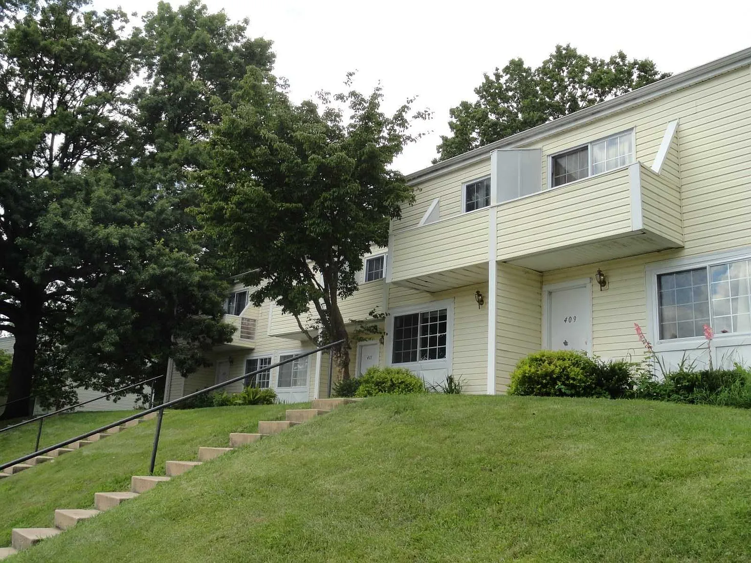 Central Park Townhomes — Photo 1