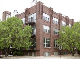 2201 W Wabansia Ave APT 18, Chicago, IL 60647