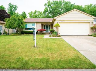 28220 Acacia St, Livonia, MI 48154