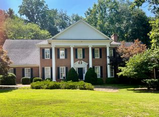 1640 Lazy River Ln, Sandy Springs, GA 30350