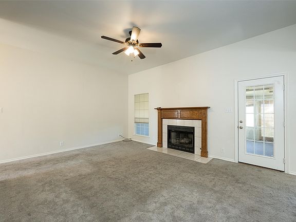 4th image of 313 Pear Tree Pl