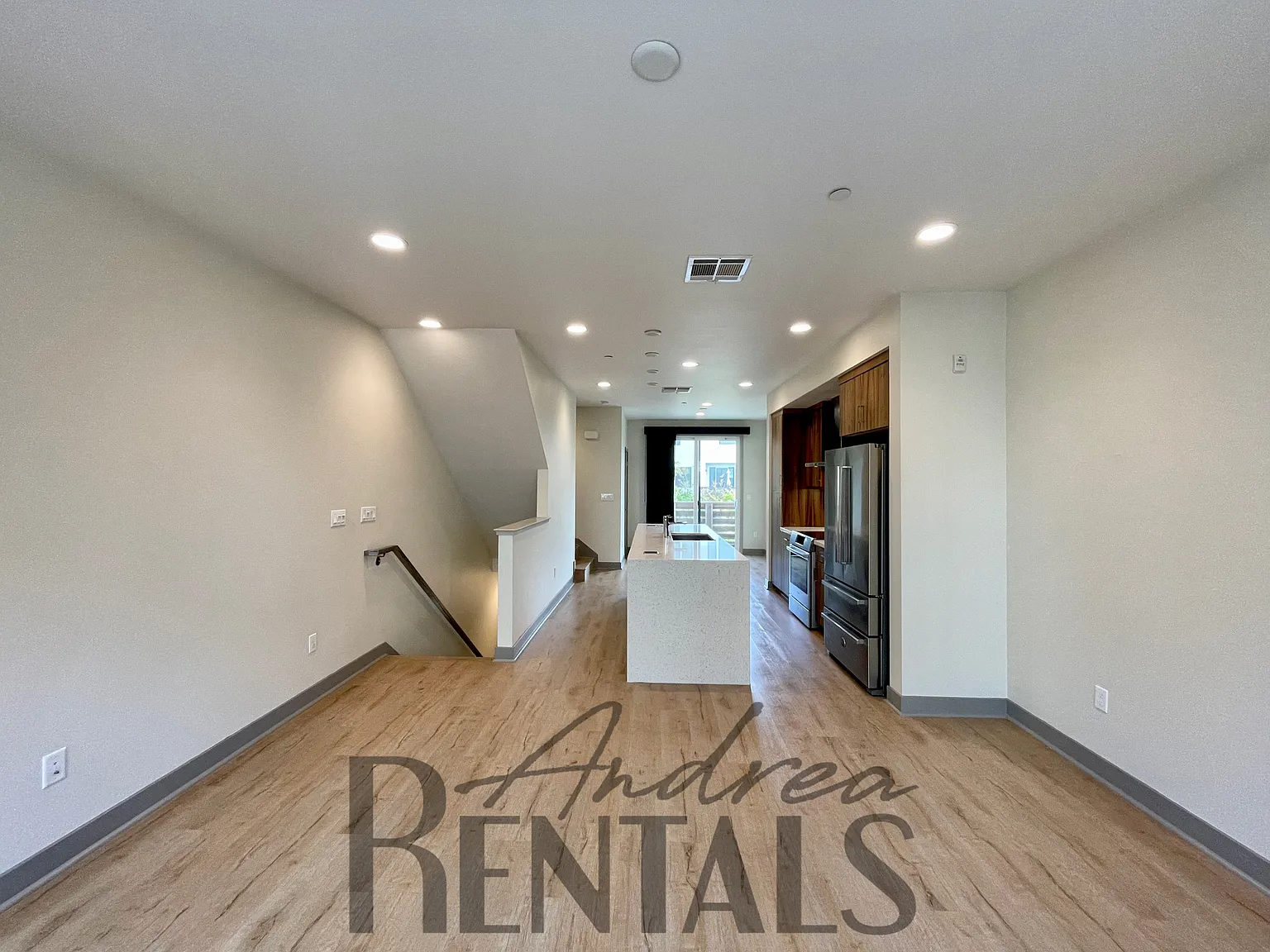 2 bed, 2.5 bath, 1240 sqft, $3,600 — Photo 4