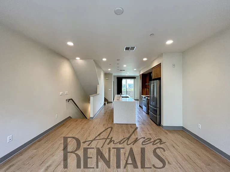 1409 Prescott St — Photo 4