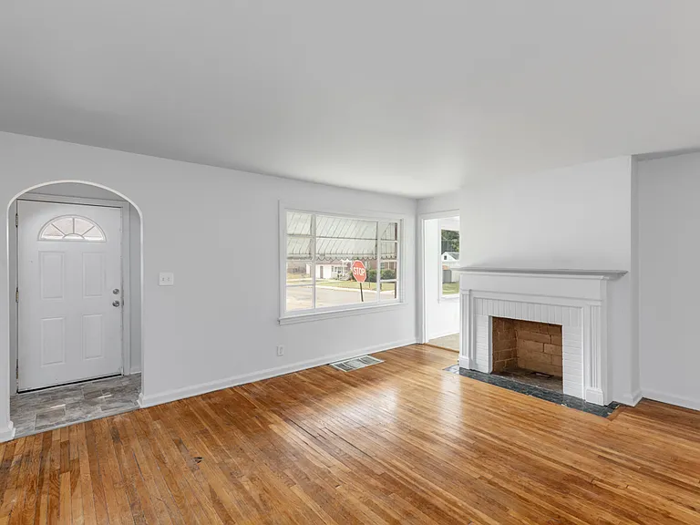 1101 15th St NE — Photo 17