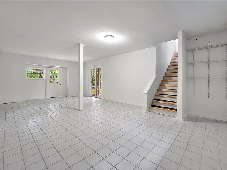 631 Harbor Ave — Photo 25