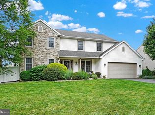 136 Meadow Hill Dr, York, PA 17402