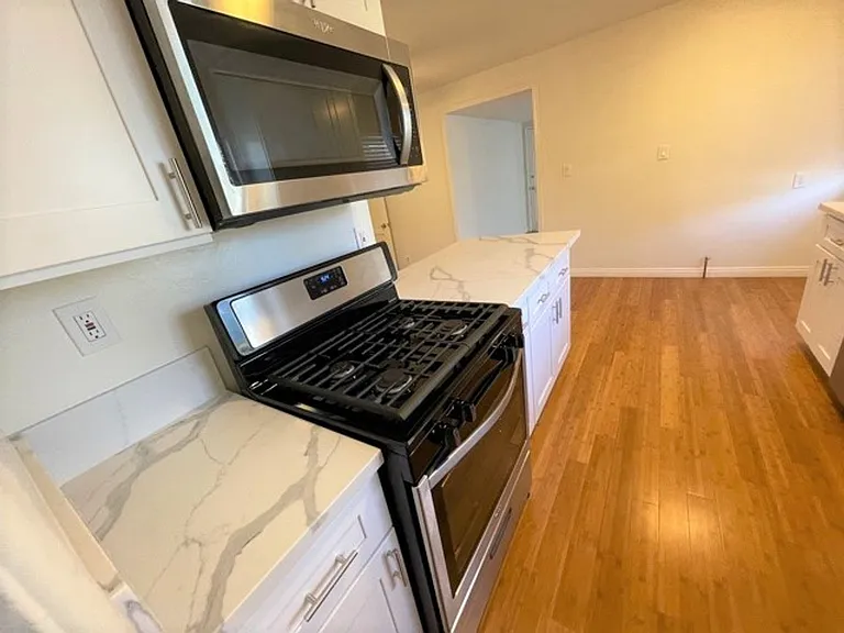 5703 Silva St #5703 — Photo 9