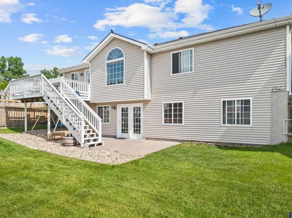 8011 Creek View Ct, Lincoln, NE 68516