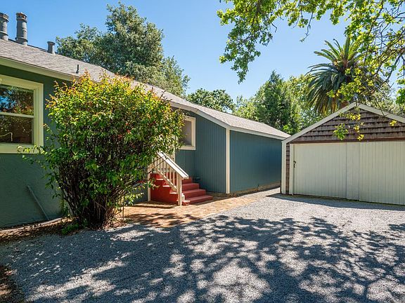 3rd image of 1160 Carr Avenue